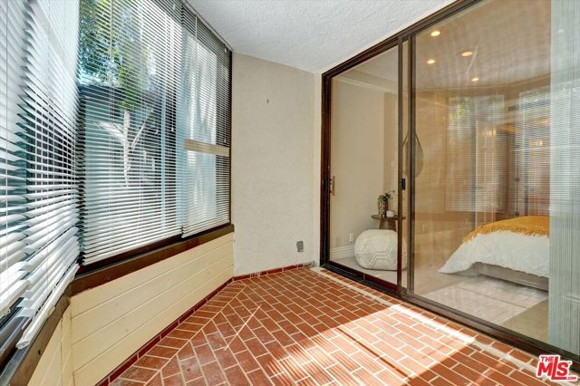 4752 Park Encino Lane 212, Encino (los Angeles), CA 91436