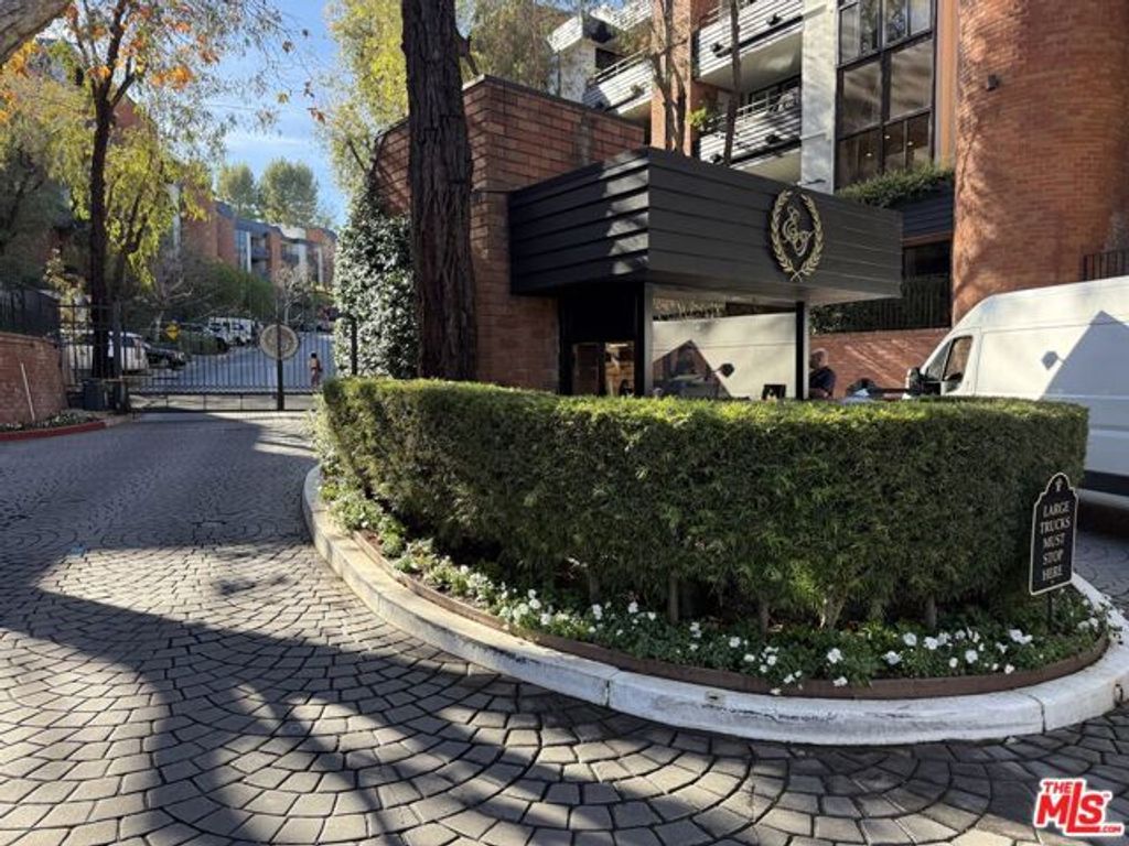 4752 Park Encino Lane 212, Encino (los Angeles), CA 91436