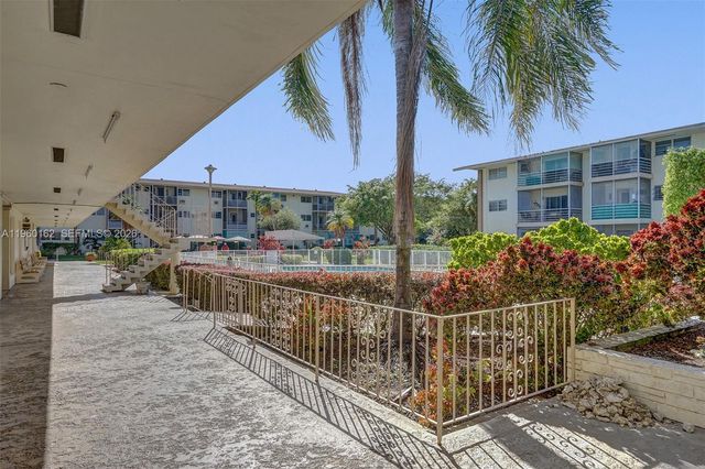 16901 NE 13th Avenue 108, Miami, FL 33162