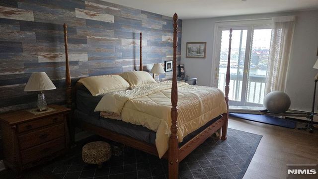 100-81 Shearwater, Jersey City, NJ 07305