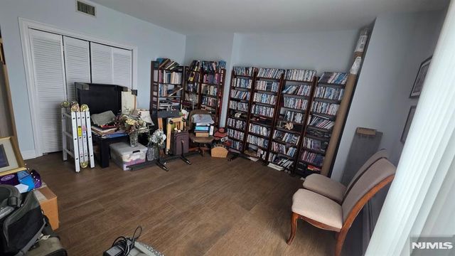 100-81 Shearwater, Jersey City, NJ 07305