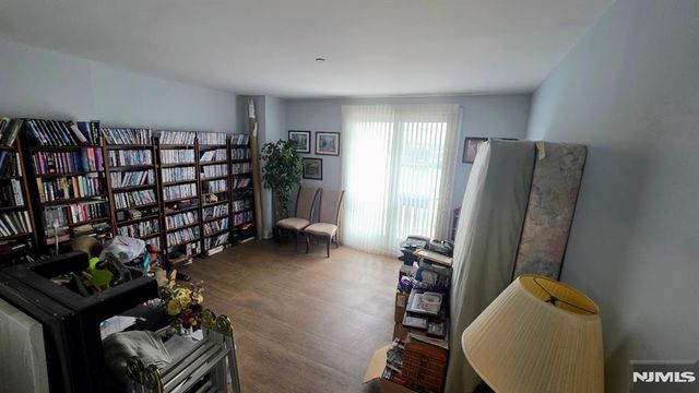 100-81 Shearwater, Jersey City, NJ 07305