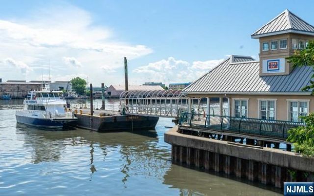 100-81 Shearwater, Jersey City, NJ 07305