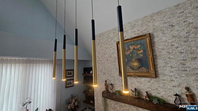 100-81 Shearwater, Jersey City, NJ 07305