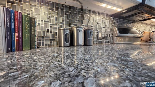 100-81 Shearwater, Jersey City, NJ 07305