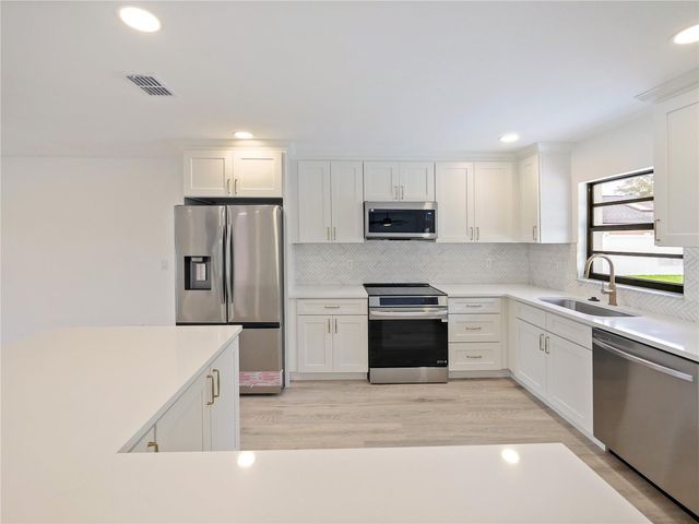 4904 CASPIAN COURT, Orlando, FL 32819