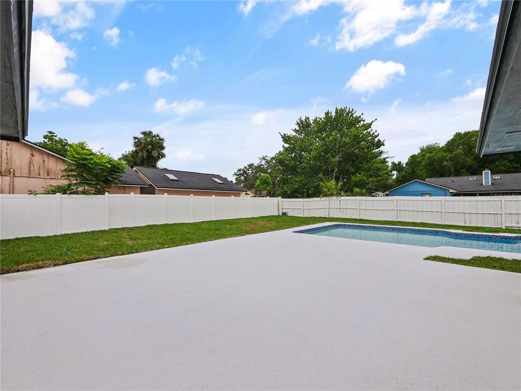 Image 25 of property listing at 4904 CASPIAN COURT, Orlando, FL 32819