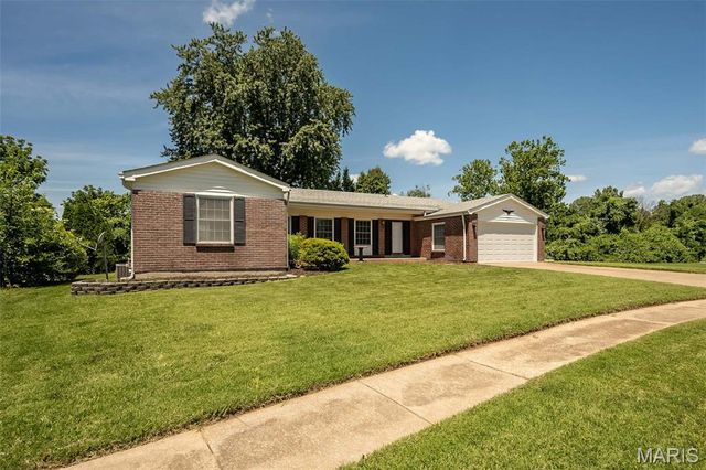 3867 Watersedge Drive, Florissant, MO 63034
