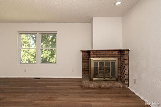 3867 Watersedge Drive, Florissant, MO 63034