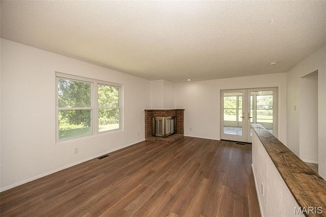 3867 Watersedge Drive, Florissant, MO 63034