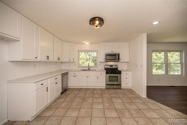 3867 Watersedge Drive, Florissant, MO 63034