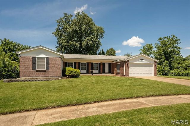 3867 Watersedge Drive, Florissant, MO 63034