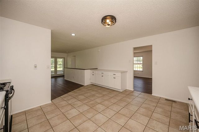 3867 Watersedge Drive, Florissant, MO 63034