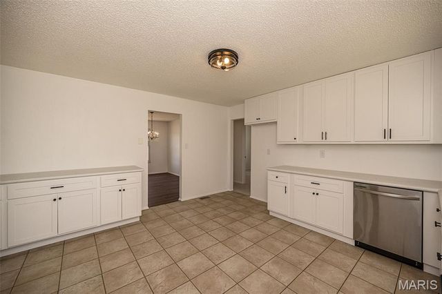 3867 Watersedge Drive, Florissant, MO 63034
