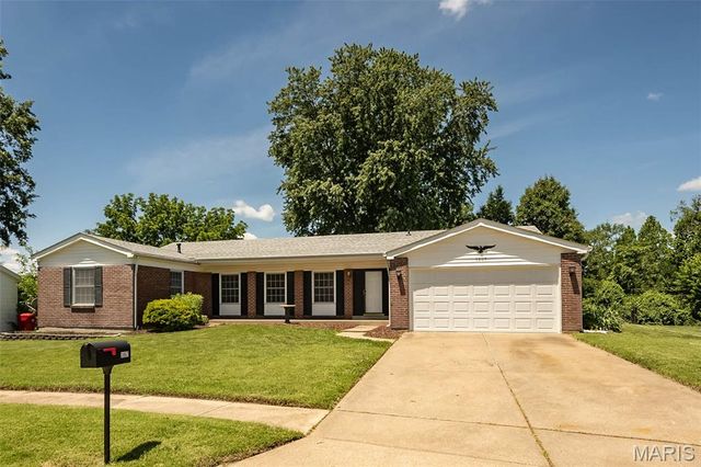 3867 Watersedge Drive, Florissant, MO 63034