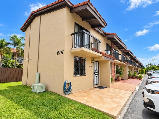 1807 SW 107th Avenue 2210, Miami, FL 33165
