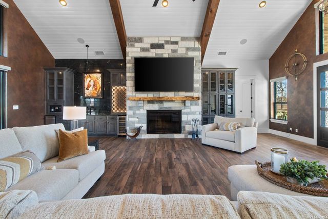 2021 Fm 3240, Bandera, TX 78003