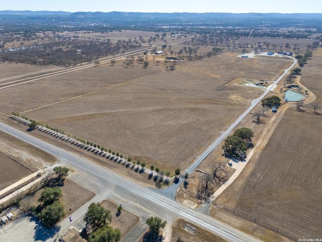 2021 Fm 3240, Bandera, TX 78003