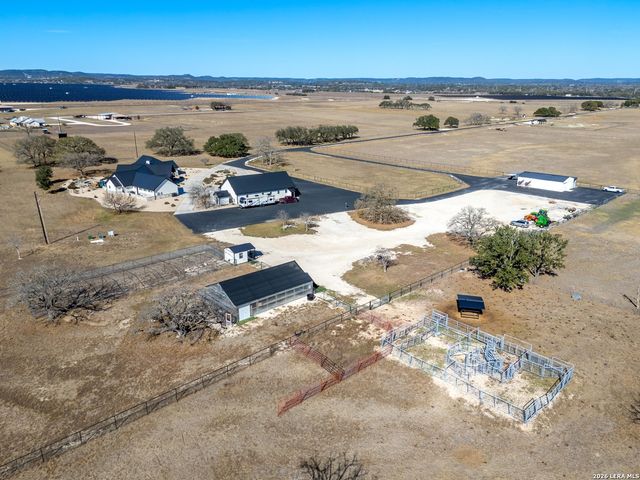 2021 Fm 3240, Bandera, TX 78003
