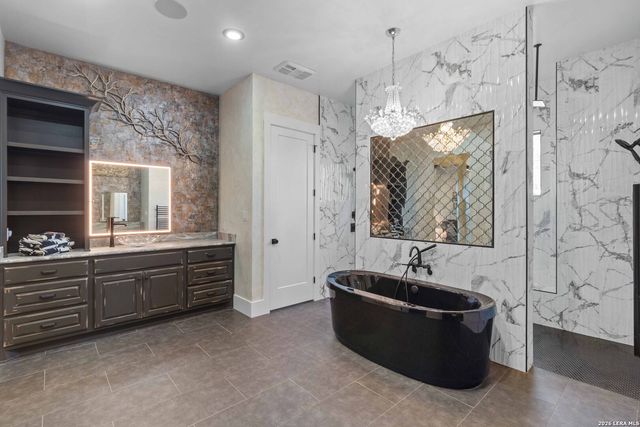 2021 Fm 3240, Bandera, TX 78003