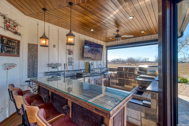 2021 Fm 3240, Bandera, TX 78003