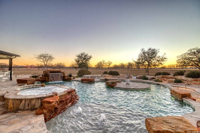 2021 Fm 3240, Bandera, TX 78003