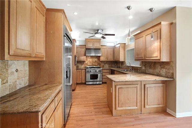 165 S Roosevelt Avenue, Pasadena, CA 91107