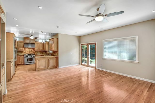 165 S Roosevelt Avenue, Pasadena, CA 91107