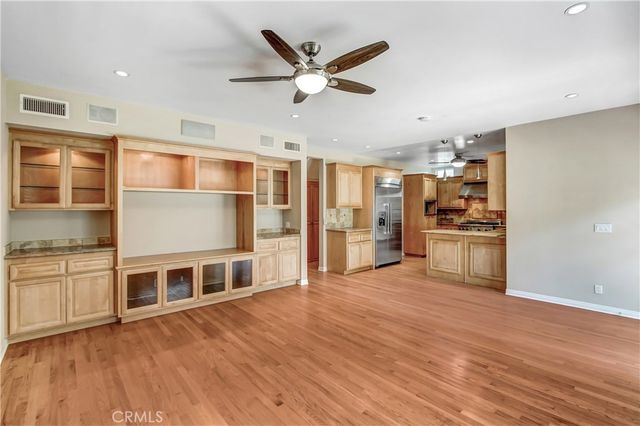 165 S Roosevelt Avenue, Pasadena, CA 91107