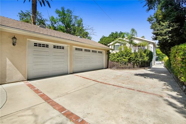 165 S Roosevelt Avenue, Pasadena, CA 91107
