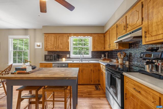 2321 RURITAN LAKE RD, Scottsville, VA 24590