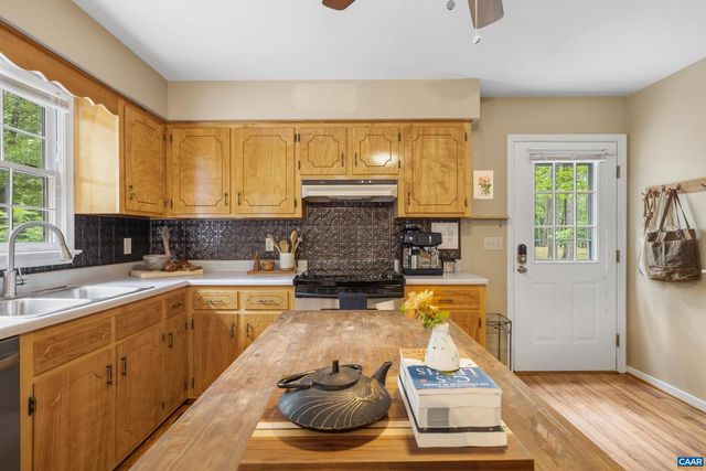 2321 RURITAN LAKE RD, Scottsville, VA 24590