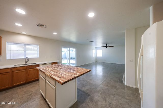 11538 W VOGEL Avenue, Youngtown, AZ 85363