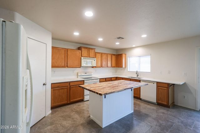 11538 W VOGEL Avenue, Youngtown, AZ 85363