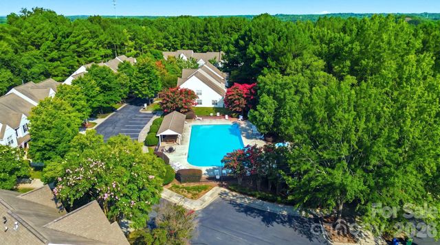 10631 Sleigh Bell Lane, Charlotte, NC 28216