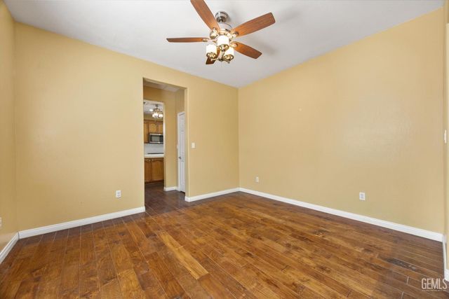 5803 Penn Station Lane, Bakersfield, CA 93311