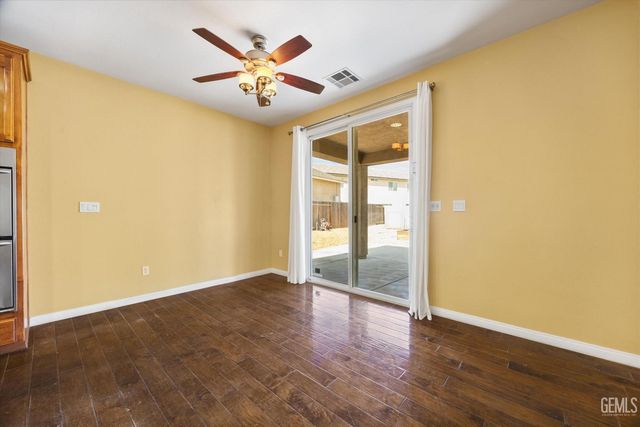 5803 Penn Station Lane, Bakersfield, CA 93311