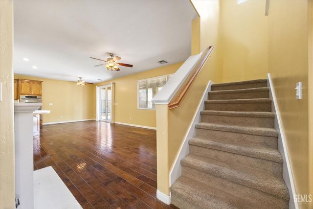 5803 Penn Station Lane, Bakersfield, CA 93311
