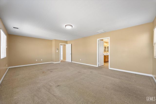 5803 Penn Station Lane, Bakersfield, CA 93311