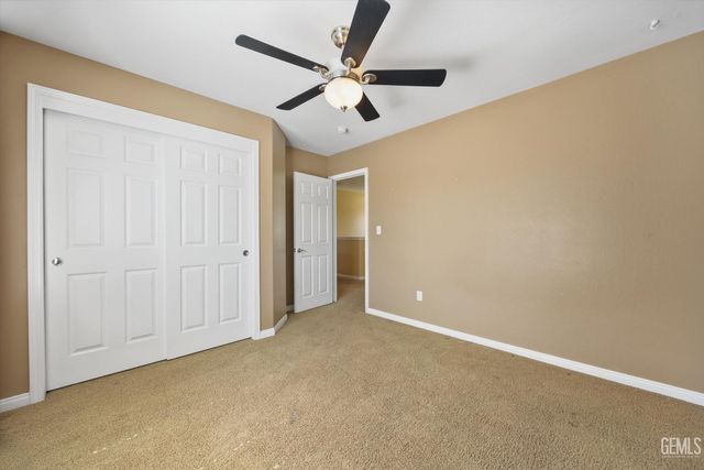 5803 Penn Station Lane, Bakersfield, CA 93311