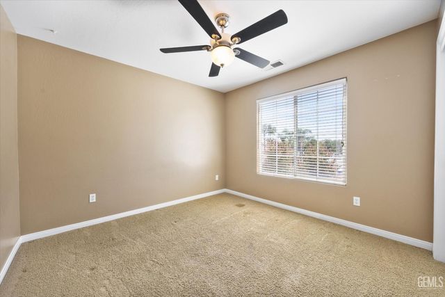 5803 Penn Station Lane, Bakersfield, CA 93311