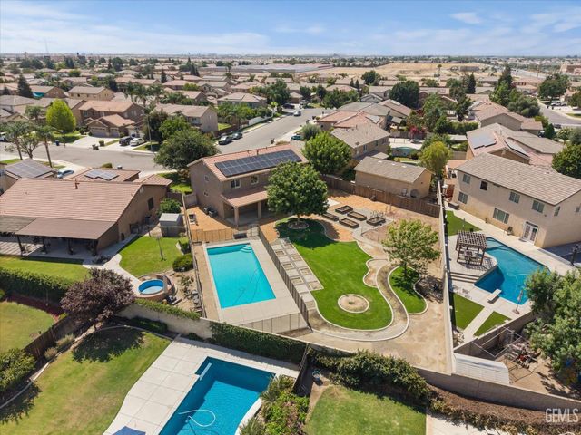 5803 Penn Station Lane, Bakersfield, CA 93311