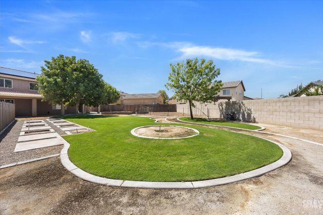 5803 Penn Station Lane, Bakersfield, CA 93311