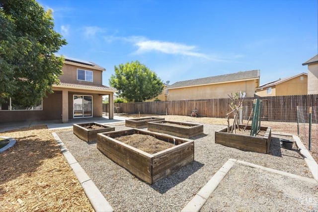 5803 Penn Station Lane, Bakersfield, CA 93311