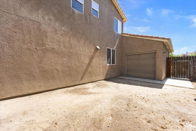5803 Penn Station Lane, Bakersfield, CA 93311
