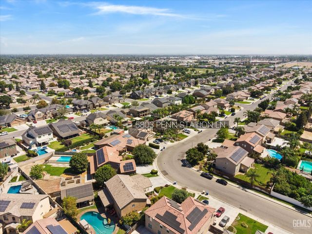 5803 Penn Station Lane, Bakersfield, CA 93311