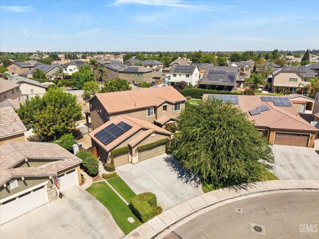 5803 Penn Station Lane, Bakersfield, CA 93311