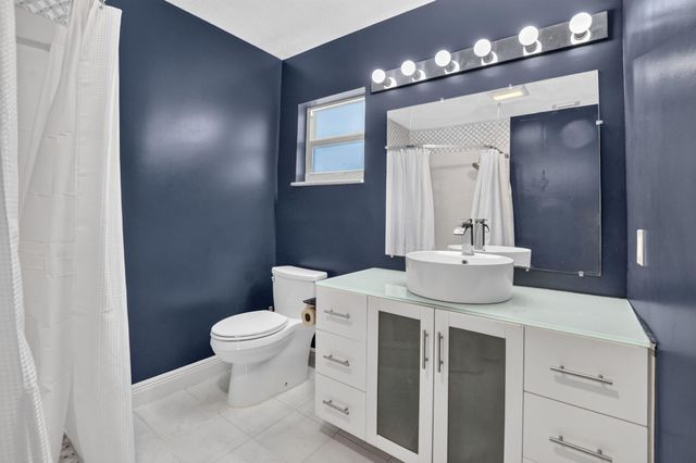 214 NE 25th Street, Boca Raton, FL 33431