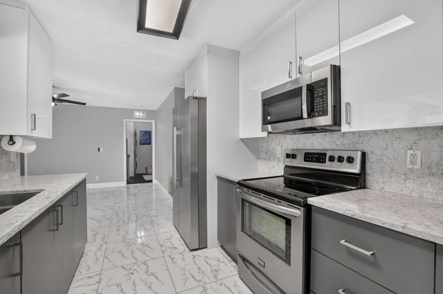214 NE 25th Street, Boca Raton, FL 33431