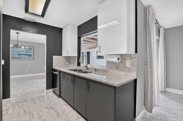 214 NE 25th Street, Boca Raton, FL 33431